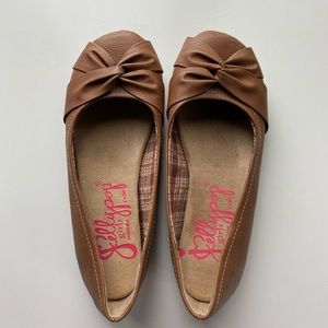 Jellypop Janny Memory Foam Flats in Tan, Size 3 Little Kids